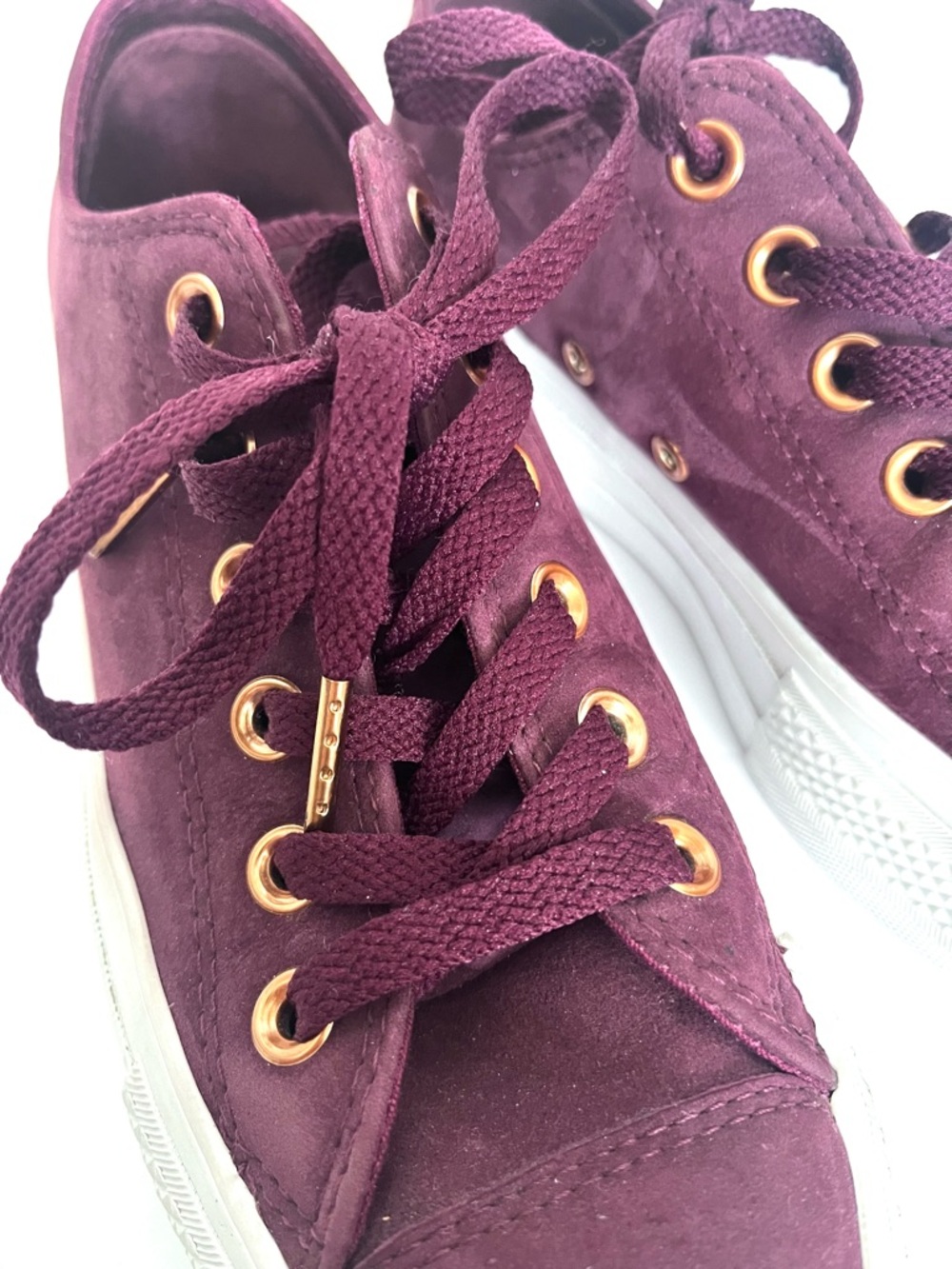 Converse Chuck Taylor Low Suede Platforms - Picture 10 of 11